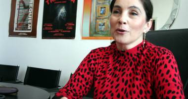Stire din Cultură-Educație : Bătaie de joc! Artiștii de la Operă, plătiți ca muncitorii necalificați