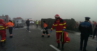 GALERIE FOTO / Accident grav cu un microbuz pe DN2: 3 MORTI și 18 răniți - 2