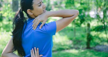 Stire din Sănătate : Acordați atenție și nodulilor de pe spate!  Mergeți la medic!