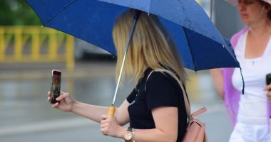 Stire din Social : Noi AVERTIZĂRI de la meteorologi: PLOI abundente şi FURTUNI, la Constanţa