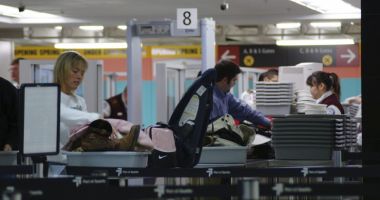 Stire din Actualitate : Reguli noi pe aeroporturile din UE. Ce trebuie să știi