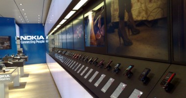 Stire din Diverse : Nokia se va orienta spre producția de telefoane ieftine