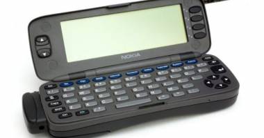 Stire din Tehnologie : Nokia dezminte zvonurile că vrea să revină pe piața telefoanelor mobile