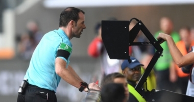 Stire din Sport : LPF introduce arbitrajul video în LIGA 1 din acest PLAY OFF