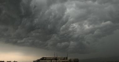 Stire din Social : COD PORTOCALIU de ploi torențiale, la Constanța
