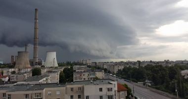 FURTUNĂ LA CONSTANȚA! Nori negri amenință orașul. Cum va fi vremea astăzi - 2