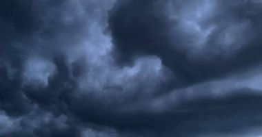 Un ciclon traversează România! Meteorologii anunță ploi şi vreme rece