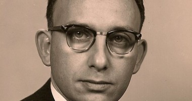 Stire din Actualitate : A murit inventatorul codului de bare