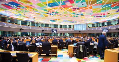 Stire din Economie : Norme fiscale simplificate și scutire de TVA pentru întreprinderile mici