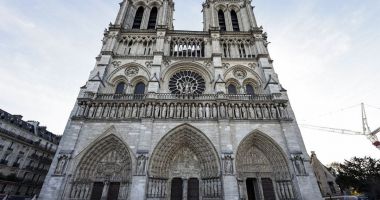 Stire din Actualitate : A fost oficiată prima liturghie la Catedrala Notre-Dame, după incendiul din 2019