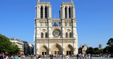 Stire din Actualitate : Sinucidere  la catedrala  Notre-Dame din Paris