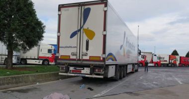Stire din Actualitate : Nouă migranți înghețați în camionul frigorific al unui român