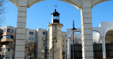 Stire din Cultură-Educație : Când va fi descoperită noua plachetă de pe Farul Genovez