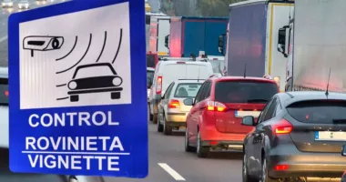 Stire din Actualitate : Atenție, șoferi! Mesaje false despre rovinietă circulă masiv: riști să-ți pierzi banii în câteva minute