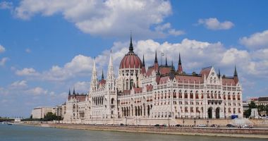 Stire din Actualitate : Noul parlament ungar se va întruni pentru prima dată, luna viitoare