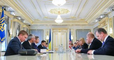 Stire din Actualitate : Noul președinte al Ucrainei cere SUA să înăsprească sancțiunile împotriva Rusiei
