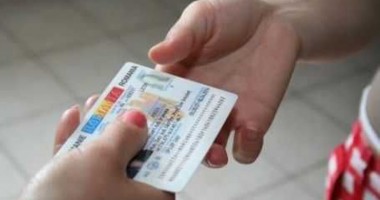 Stire din Eveniment : Noi cărți de identitate, din primăvara lui 2014