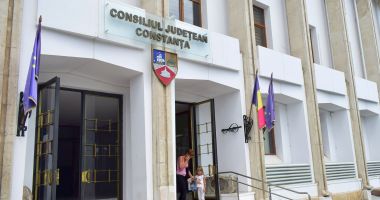 Stire din Politică-Administrație : Noul coronavirus a ajuns la Consiliul Județean. Președintele Horia Țuțuianu, în autoizolare
