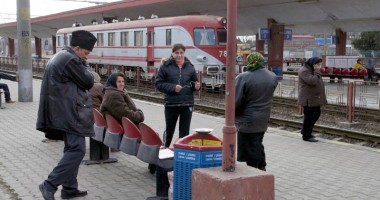 Stire din Economie : Noul mers al trenurilor vine cu suplimentări pe rutele București - Constanța și Galați - Constanța