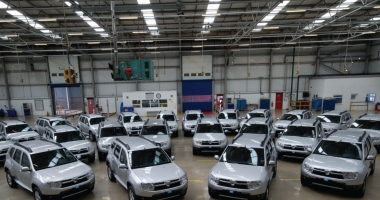 Stire din Auto : Primele fotografii cu noul model Dacia Duster