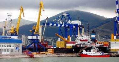 Stire din Economie : Porturile rusești de la Marea Neagră au manipulat cu 5,69% mai puține mărfuri