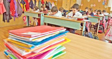 Stire din Cultură-Educație : "Nu de meditații  și hei-rupisme  au nevoie elevii!"