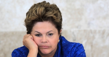 Stire din Actualitate : Rousseff, decisă  să nu demisioneze de la președinția Braziliei