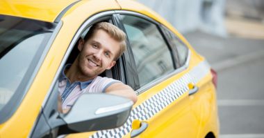 Nu lăsați să vi se încalce drepturile când călătoriți cu taxiul! Iată la ce să fiți atenți