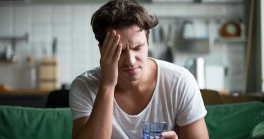 Stire din Sănătate : Nu mai beți apa lăsată prin pahare!