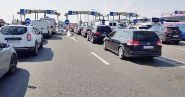 Stire din Social : Numărul românilor care își părăsesc țara rămâne ridicat