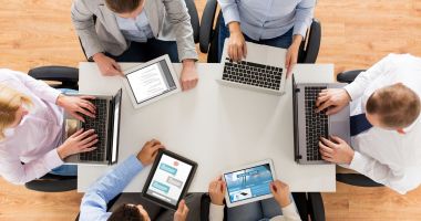 Stire din Economie : Numărul afacerilor noi s-a redus cu aproape 50% în timpul pandemiei Covid-19