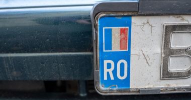 Stire din Actualitate : Numere preferențiale la licitație pentru șoferii români. Prețurile ar putea ajunge și până la 5000 de euro