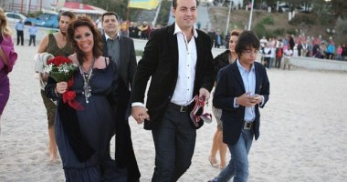 Stire din Monden : Luminița Anghel  s-a măritat pe plajă  la Mangalia