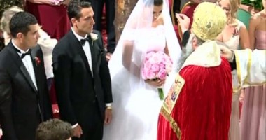 Stire din Monden : Elena Băsescu s-a căsătorit religios cu Bogdan Ionescu. Traian Băsescu, după căsătoria religioasă a fiicei sale: "A plecat fata lu' tata"