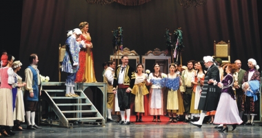 Stire din Cultură-Educație : Invitație la operă:  Haideți la "Nunta lui Figaro"!
