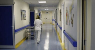 Stire din Social : Sezonul nunților face victime. Zeci de persoane au ajuns la spital, după ce au participat la două cununii