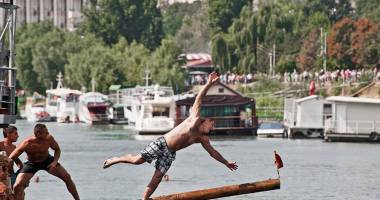 Stire din Economie : Nu ratați jocurile marinarești din portul Tomis