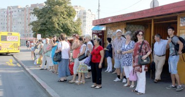 Stire din Social : Nu se mai eliberează abonamente reduse la RATC pentru elevi