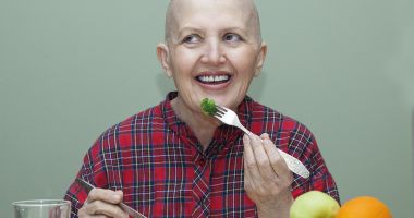 Stire din Sănătate : Alimente care țin cancerul la distanță. Ce recomandă un renumit oncolog vienez