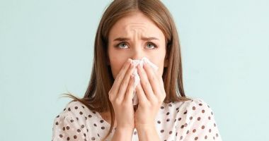 Stire din Sănătate : Nu vă abţineţi de la strănut! Riscaţi probleme grave de sănătate