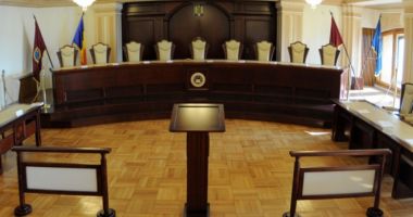 Stire din Eveniment : „Legea fugarilor" este constituțională. Condamnații care nu se prezintă în șapte zile la Poliție vor fi considerați evadați