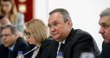 Stire din Eveniment : Ciucă, întrebat dacă ia în calcul o remaniere a lui Dîncu: Trebuie să avem o discuţie deschisă