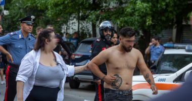 Bătaie generală la Milano. 60 de cetățeni de etnie romă s-au încăierat cu răngi și cuțite din cauza unui loc de parcare - 2