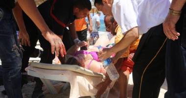 Stire din Actualitate : Imagini dramatice după atacul terorist din Tunisia. Zeci de morți! PRIMA IMAGINE CU ATACATORUL