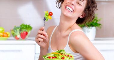 Stire din Sănătate : O alimentaţie potrivită poate scădea nivelul lipidelor din sânge