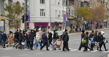Stire din Politică-Administrație : Sondaj INSCOP - Șapte din 10 români cred că țara se îndreaptă într-o direcție greșită