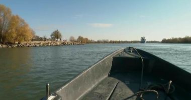 Stire din Actualitate : Locuitorii din Tulcea au mers la alegerile parlamentare cu barca sau cu bacul