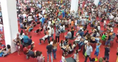 Evenimentul de la Romexpo, un fiasco. Sute de tineri, evacuați de urgență