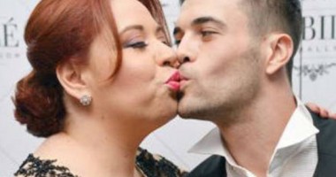 Stire din Monden : IUBITUL Oanei Roman a dezvăluit, DIN GREȘEALĂ, NUMELE VIITORILOR NAȘI!