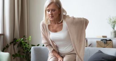 Stire din Sănătate : Aţi intrat la menopauză? Alimente care vă protejează de osteoporoză